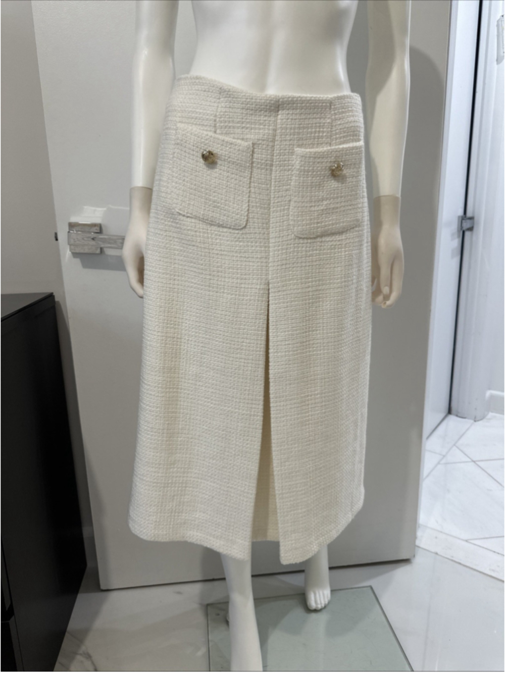 Women Skirt Suit Ivory Size Medium Gold Bottom 2 Piece Jacket - Picture 11 of 16